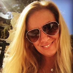 Meet your Posher, Corina